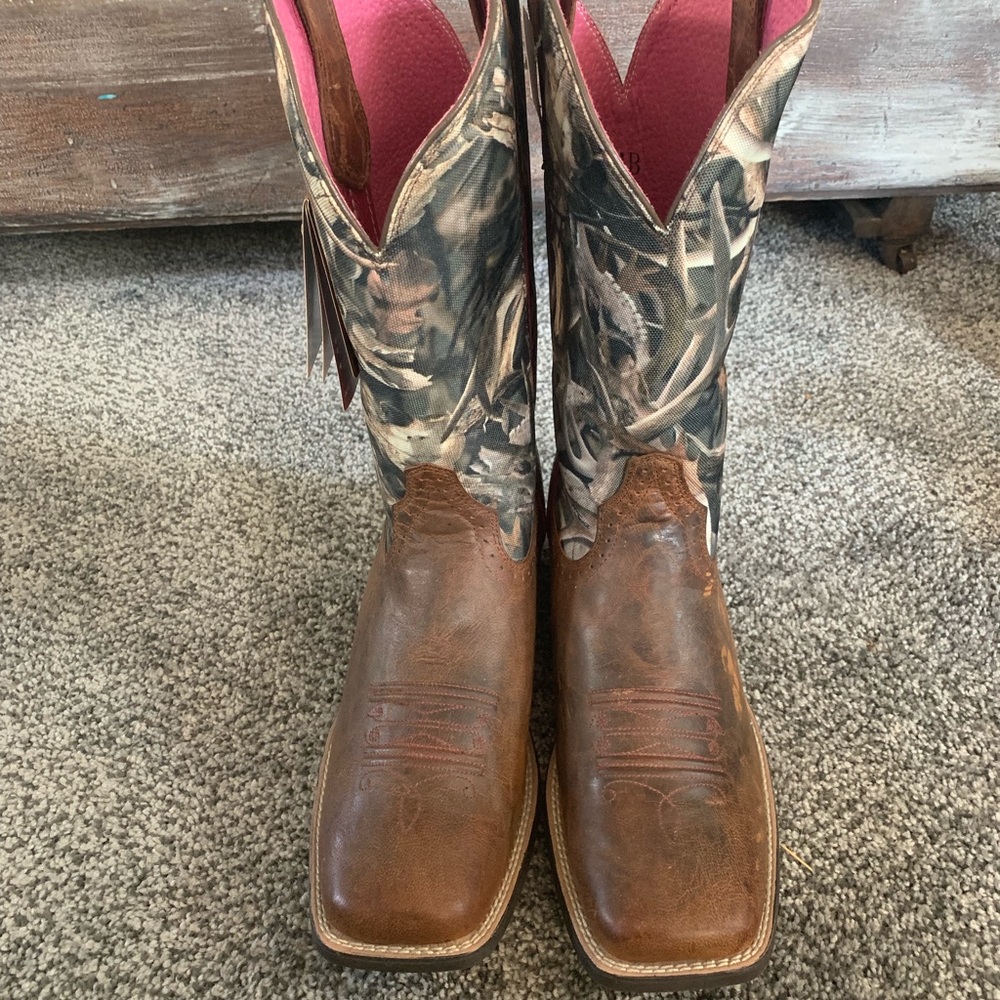 Square Toe, Camo Shaft Ariat Cowboy Boots, 11B - Picture 2 of 6